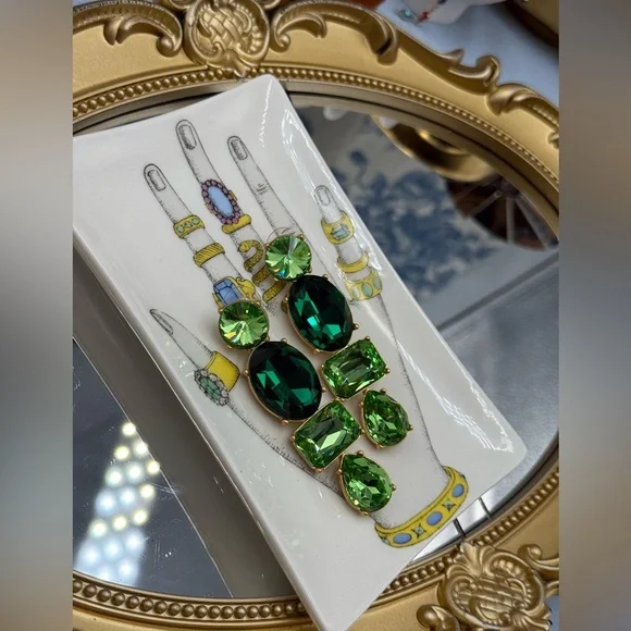 🆕 OSCAR DE LA RENTA 🧿 NWOT Goldtone & Green Crystal Geometric Drop Earring - Picture 16 of 16